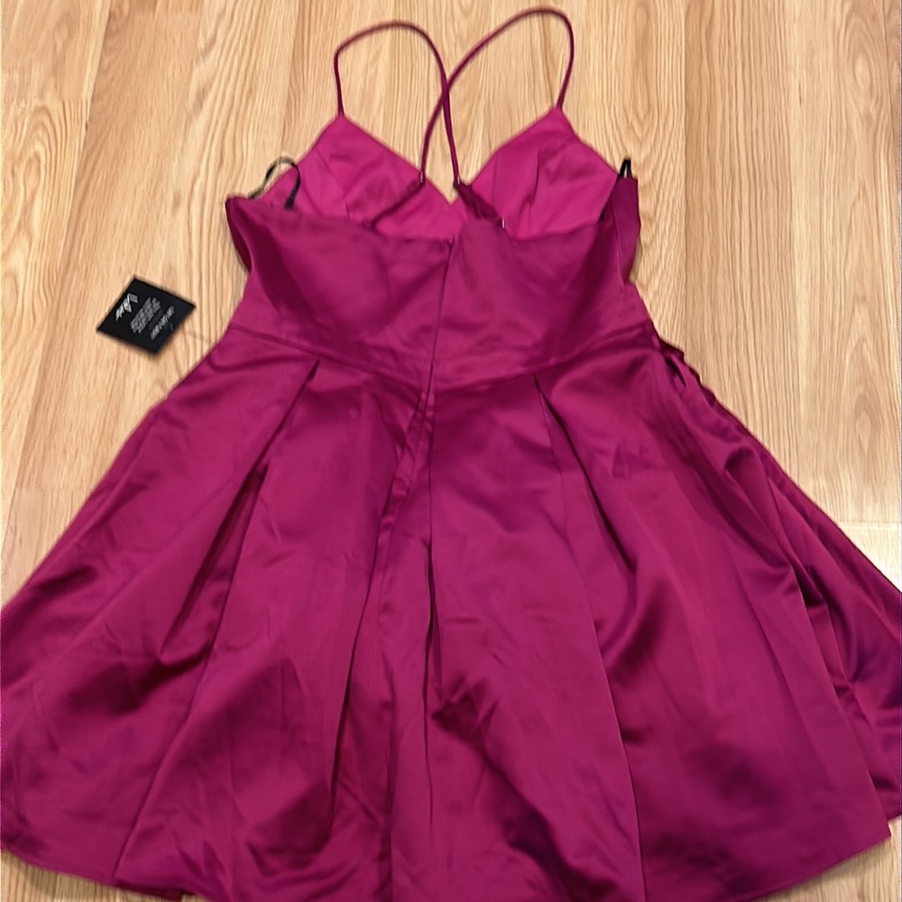 NWT Lulus Fully Lined Dress Size Large - Picture 5 of 13